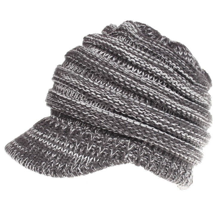 Women's Ponytail Beanie – Soft Knitted Autumn/Winter Skull Cap